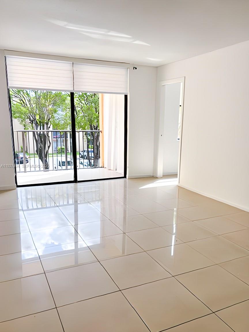 PROMENADE AT KENDALE LAKE - Residential Lease