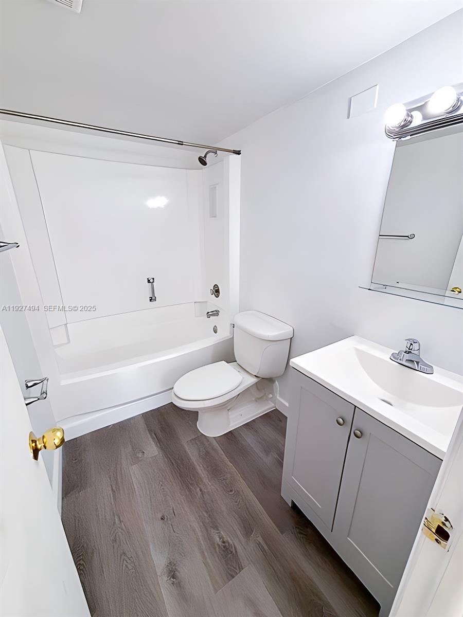 PROMENADE AT KENDALE LAKE - Residential Lease