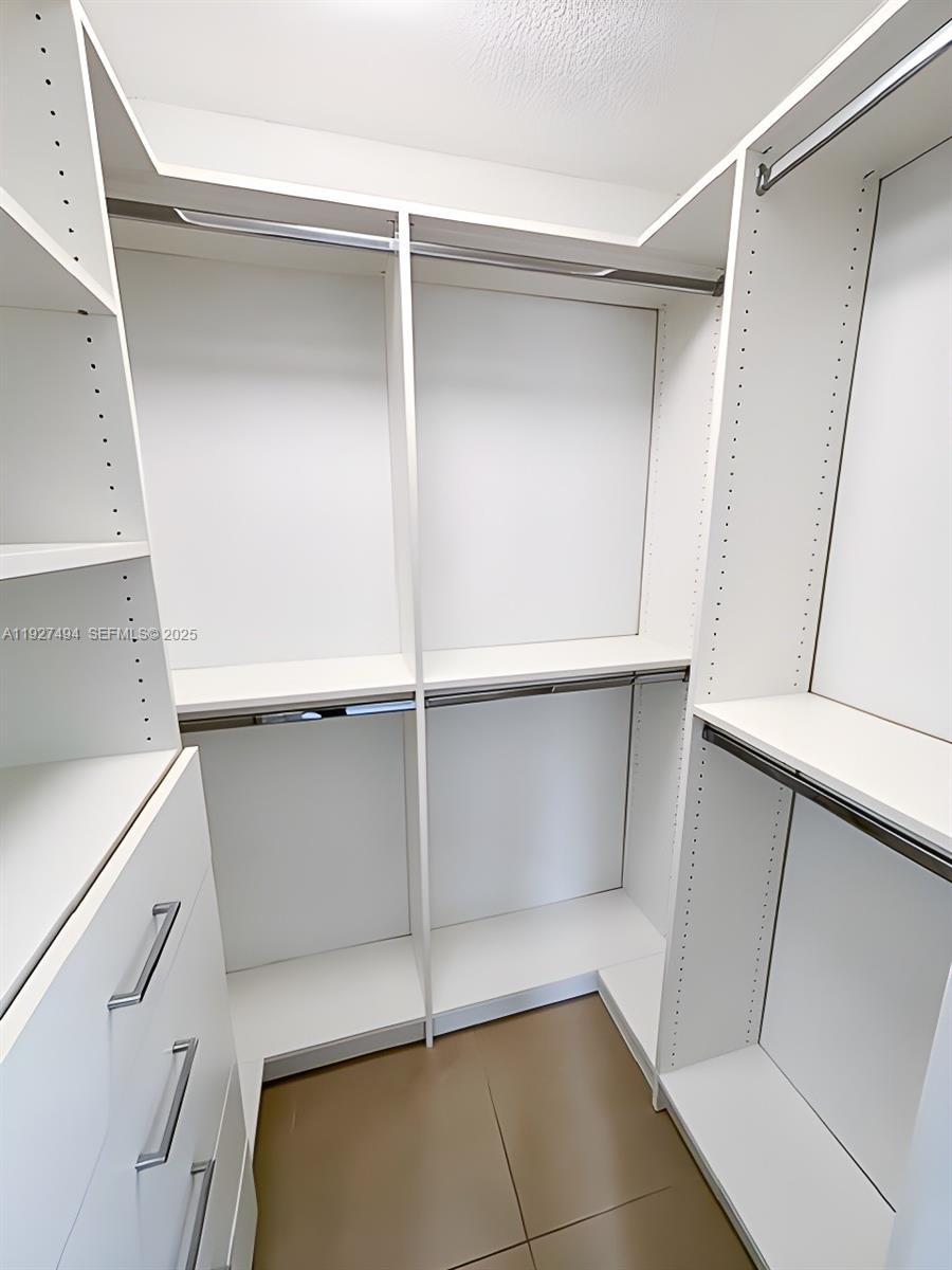 PROMENADE AT KENDALE LAKE - Residential Lease