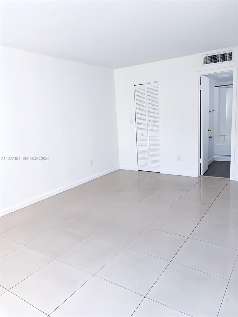 PROMENADE AT KENDALE LAKE - Residential Lease