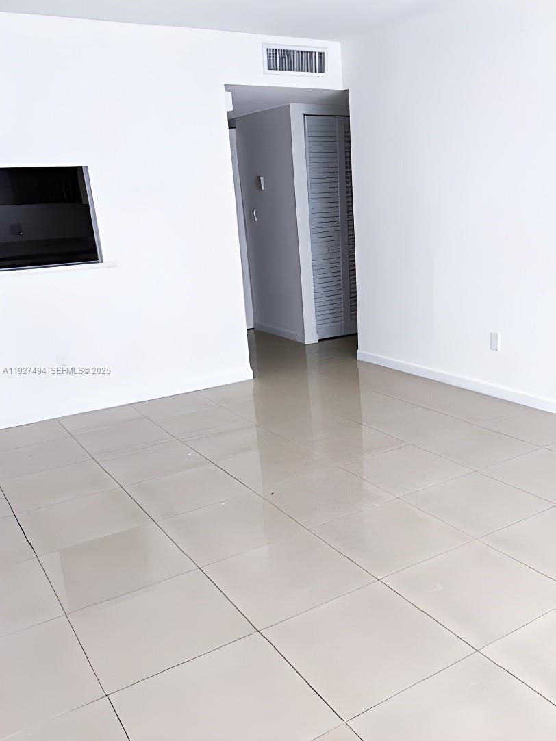 PROMENADE AT KENDALE LAKE - Residential Lease