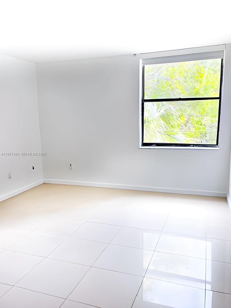 PROMENADE AT KENDALE LAKE - Residential Lease