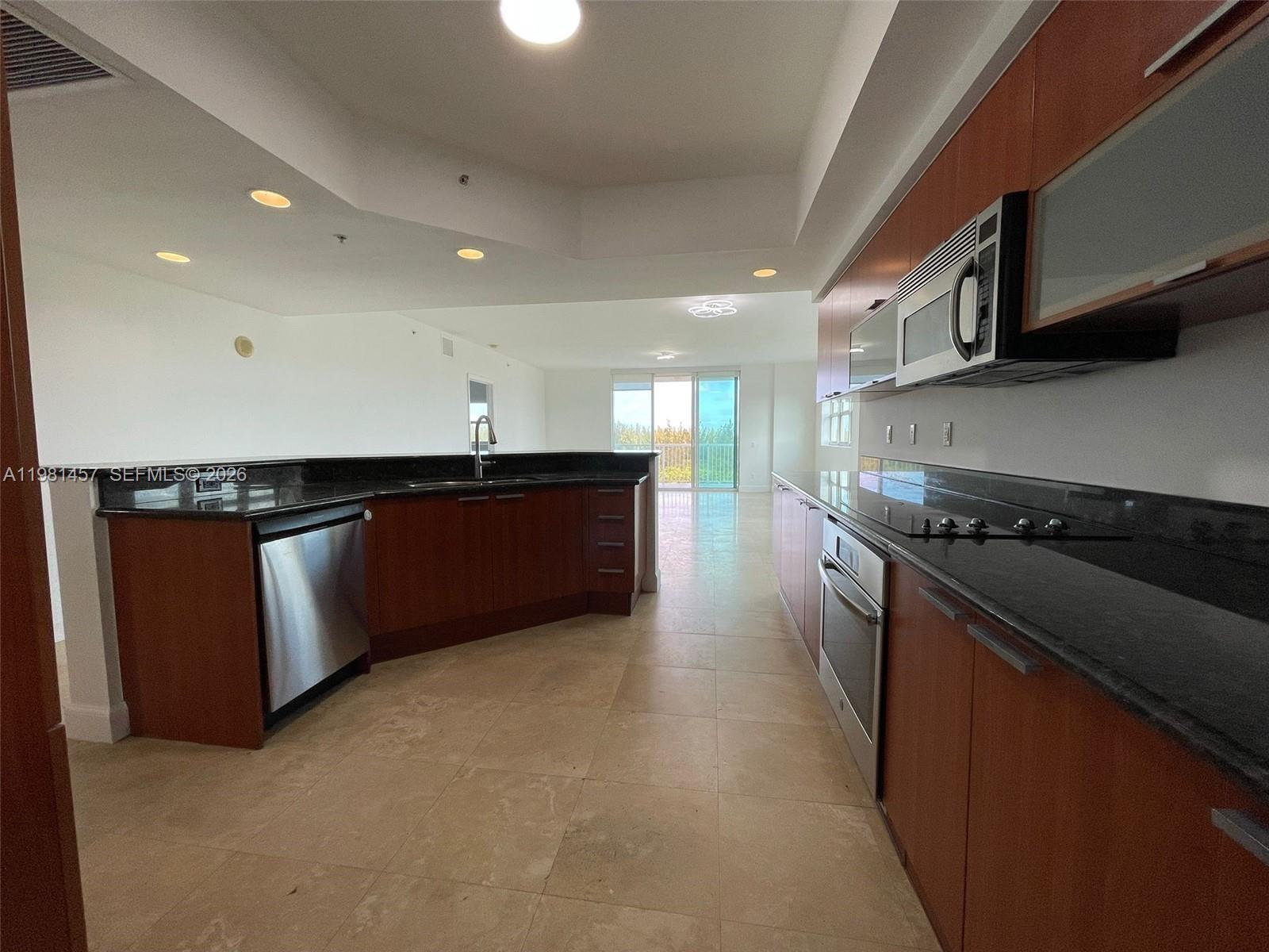 THE OAKS I CONDO - Residential