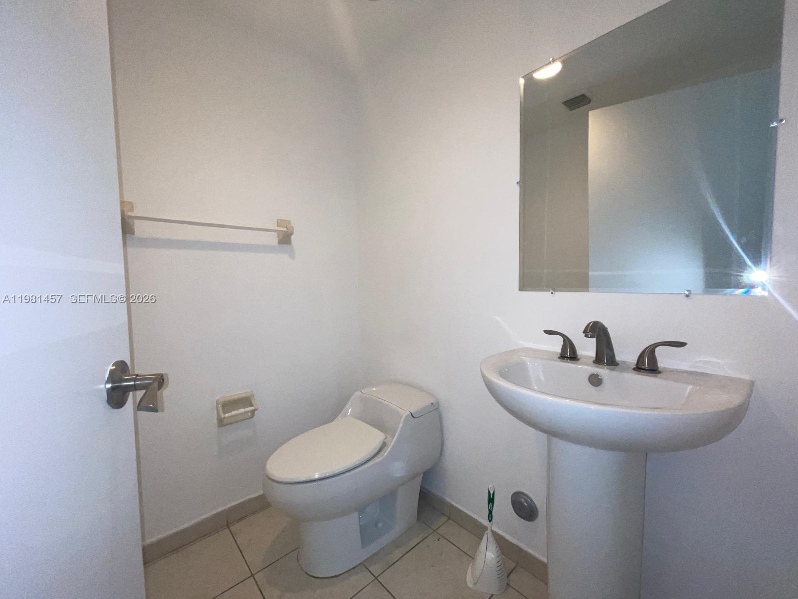 THE OAKS I CONDO - Residential