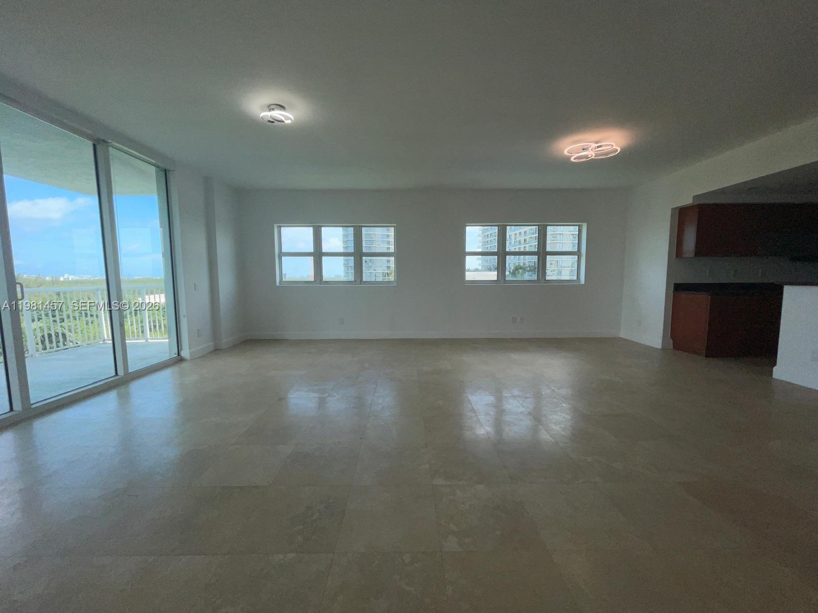 THE OAKS I CONDO - Residential