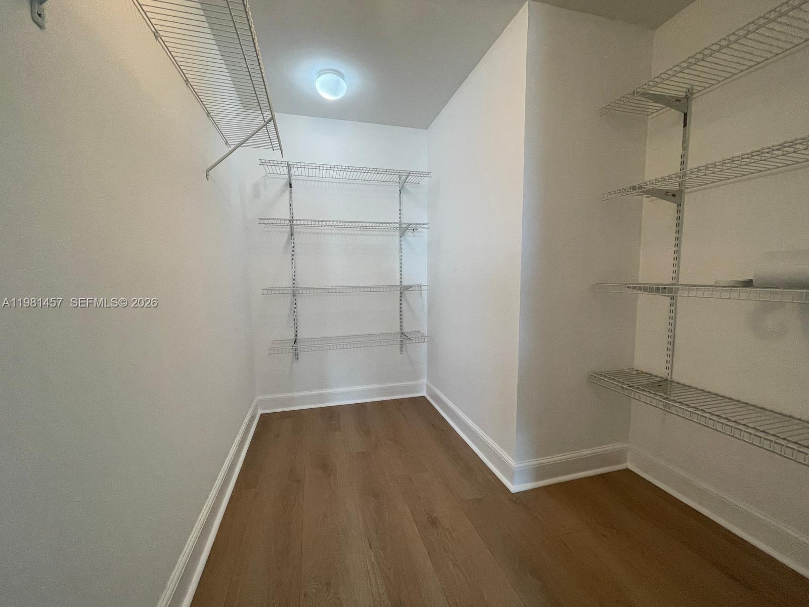 THE OAKS I CONDO - Residential