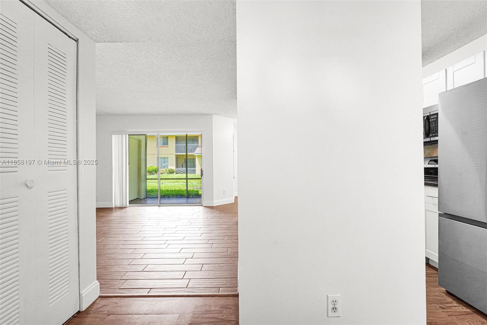 1146 Coral Club Dr 1146
