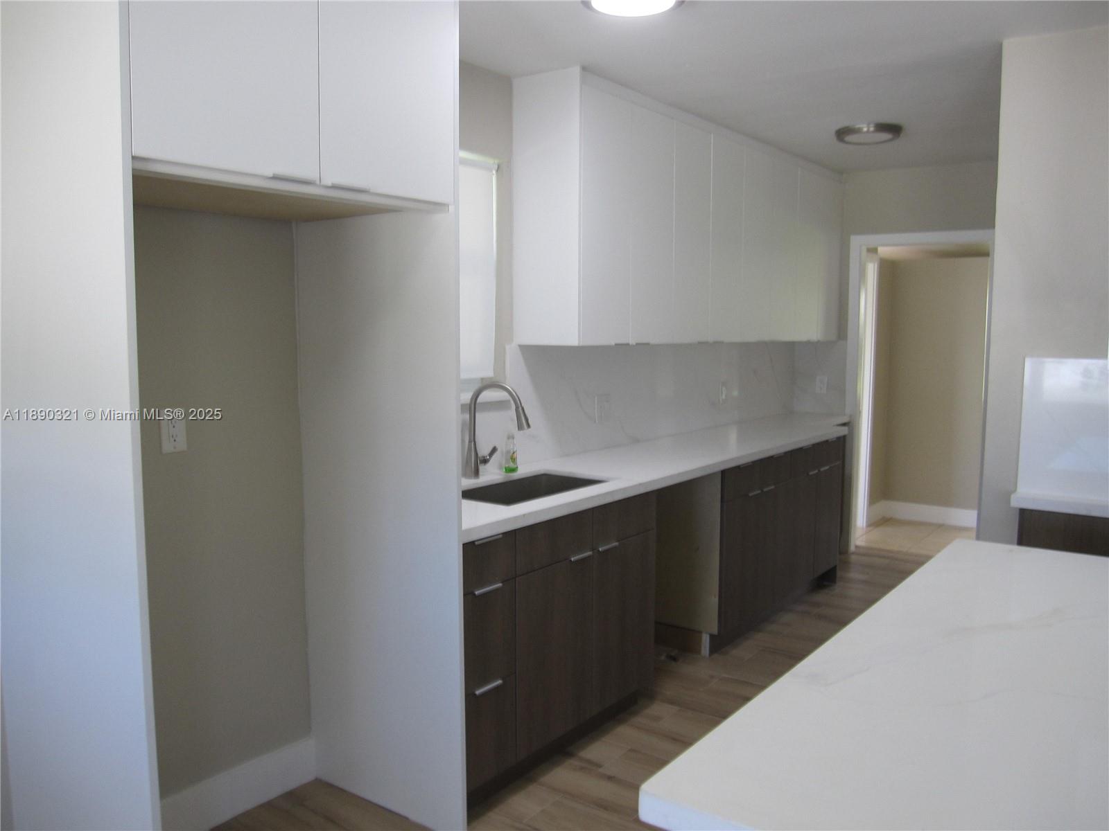 LAKE FOREST SEC 4 - Residential Lease