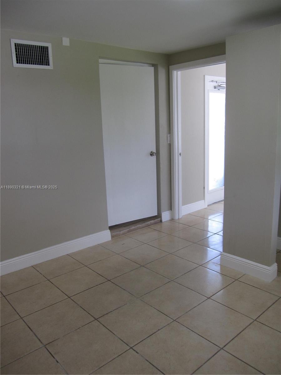 LAKE FOREST SEC 4 - Residential Lease