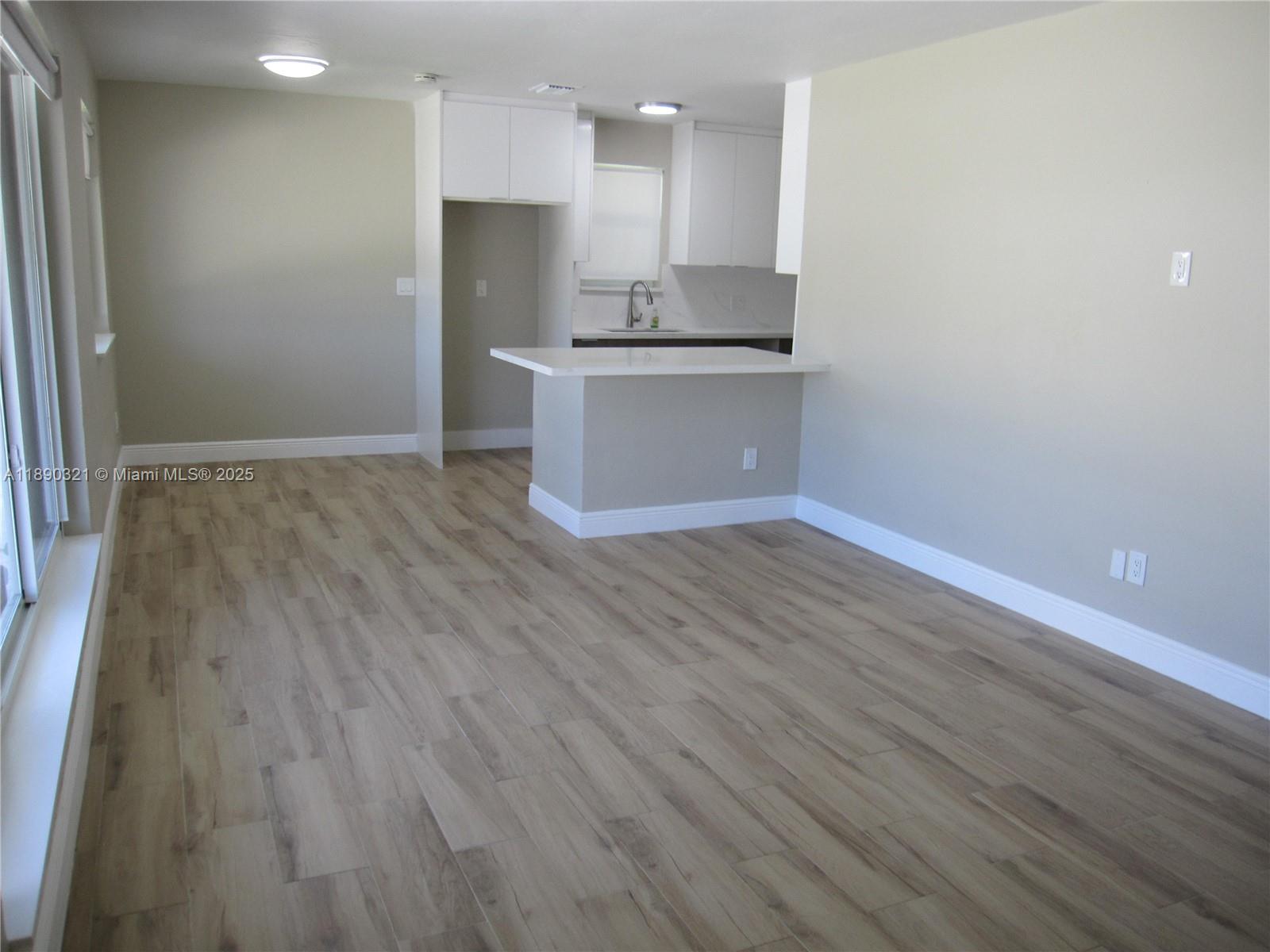 LAKE FOREST SEC 4 - Residential Lease