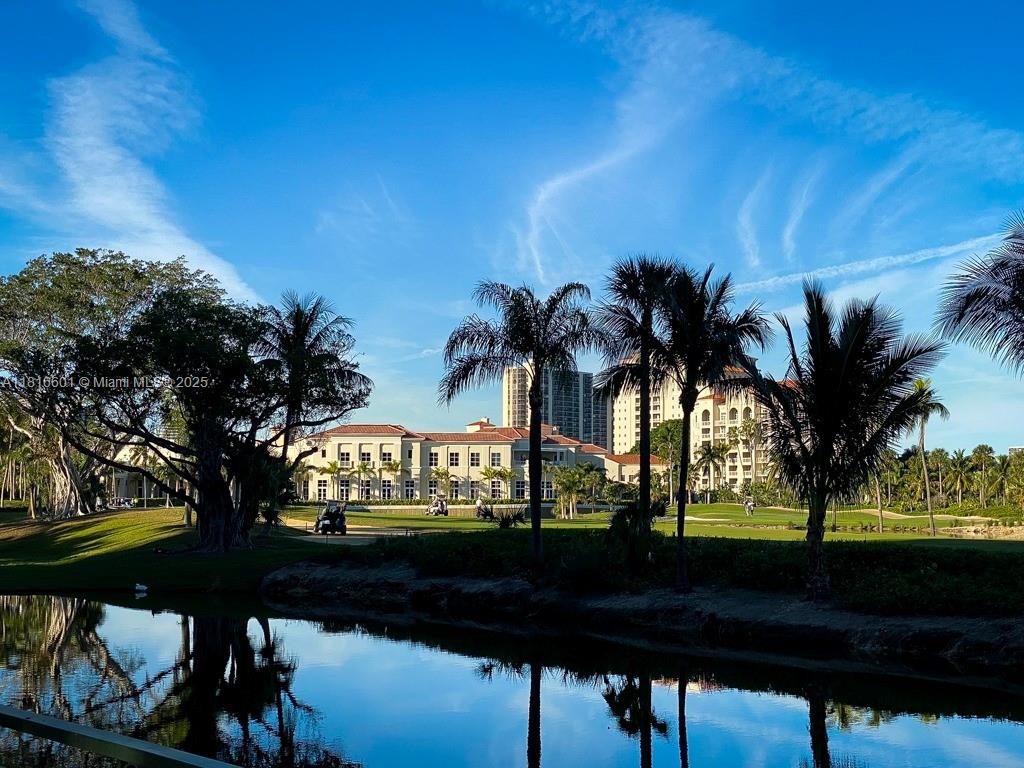 TURNBERRY ON THE GREEN CO - Residential Lease