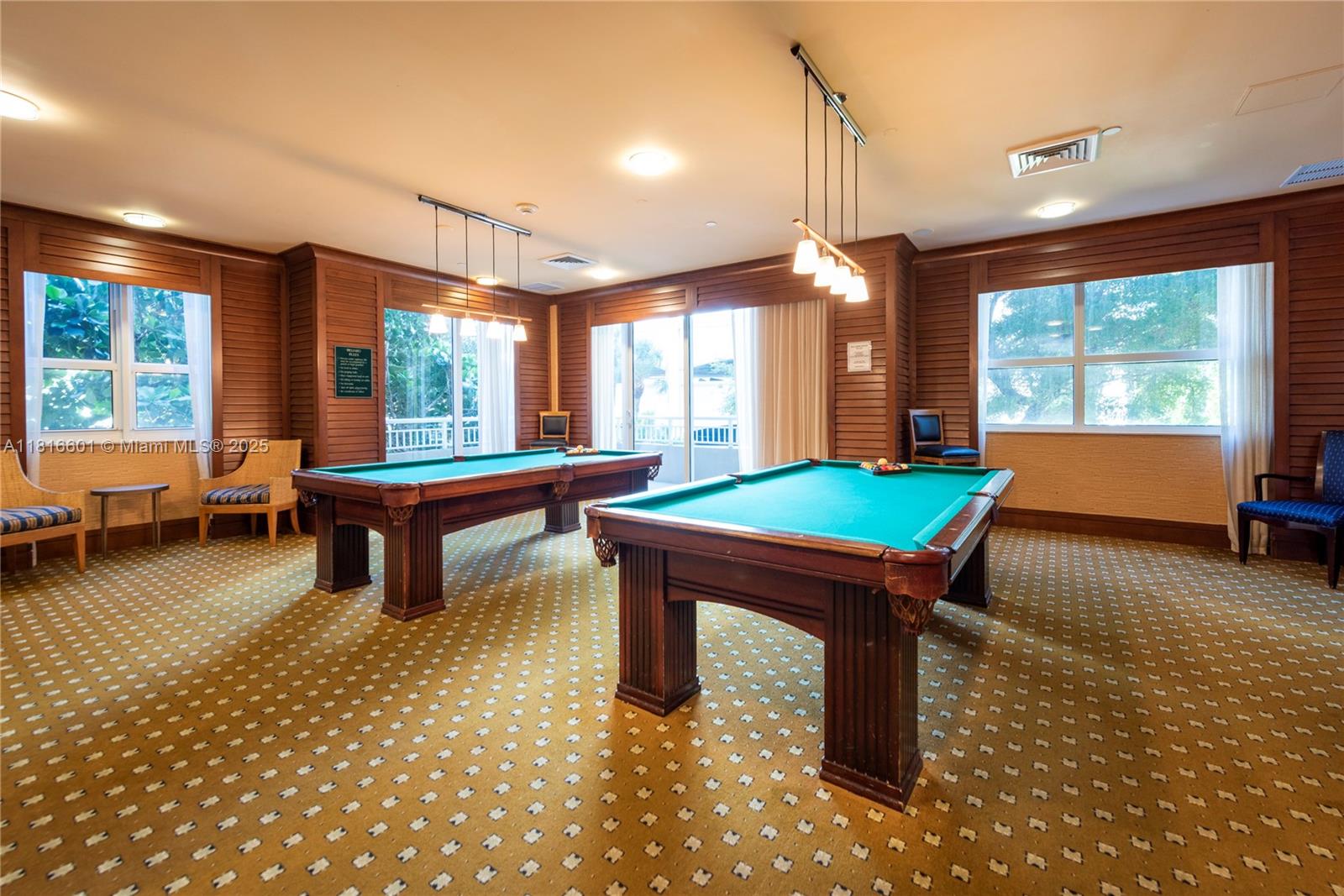 TURNBERRY ON THE GREEN CO - Residential Lease