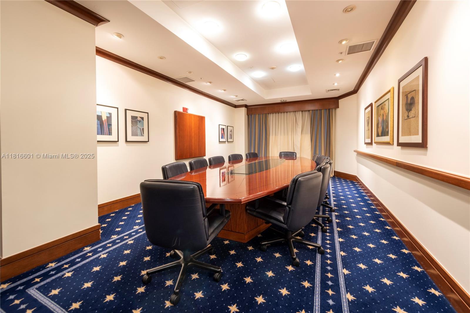 TURNBERRY ON THE GREEN CO - Residential Lease