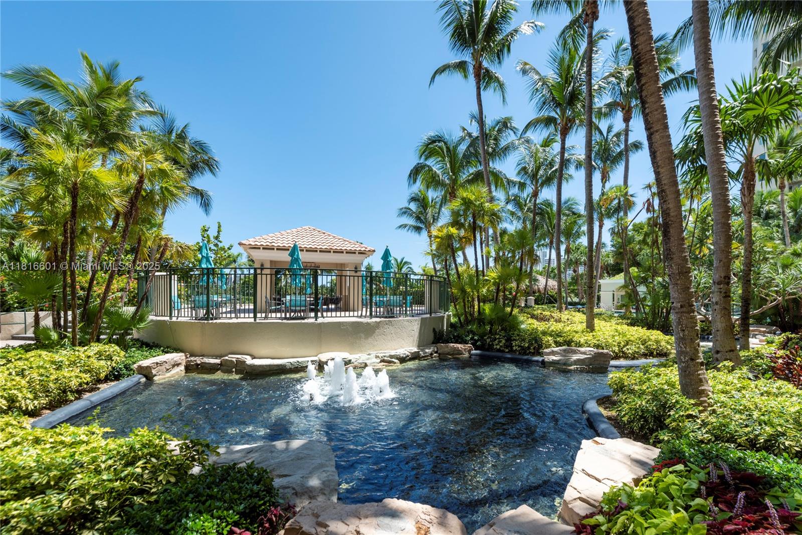 TURNBERRY ON THE GREEN CO - Residential Lease