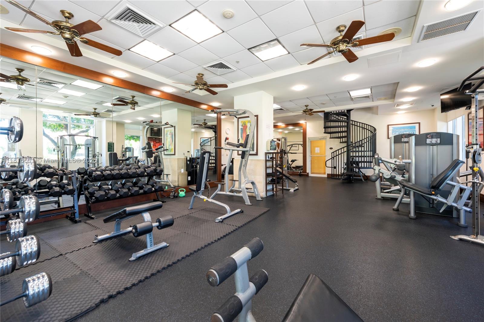 TURNBERRY ON THE GREEN CO - Residential Lease