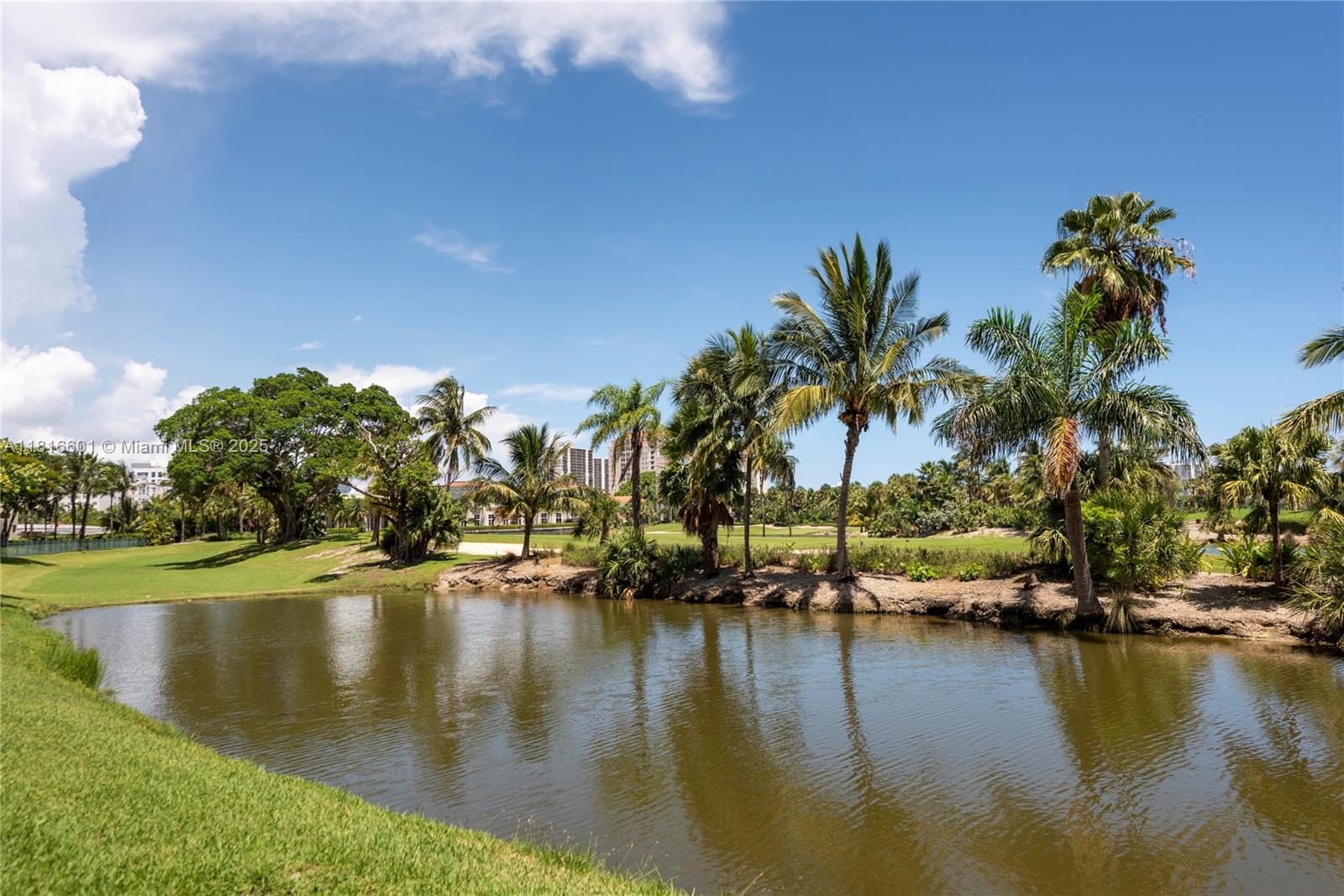 TURNBERRY ON THE GREEN CO - Residential Lease