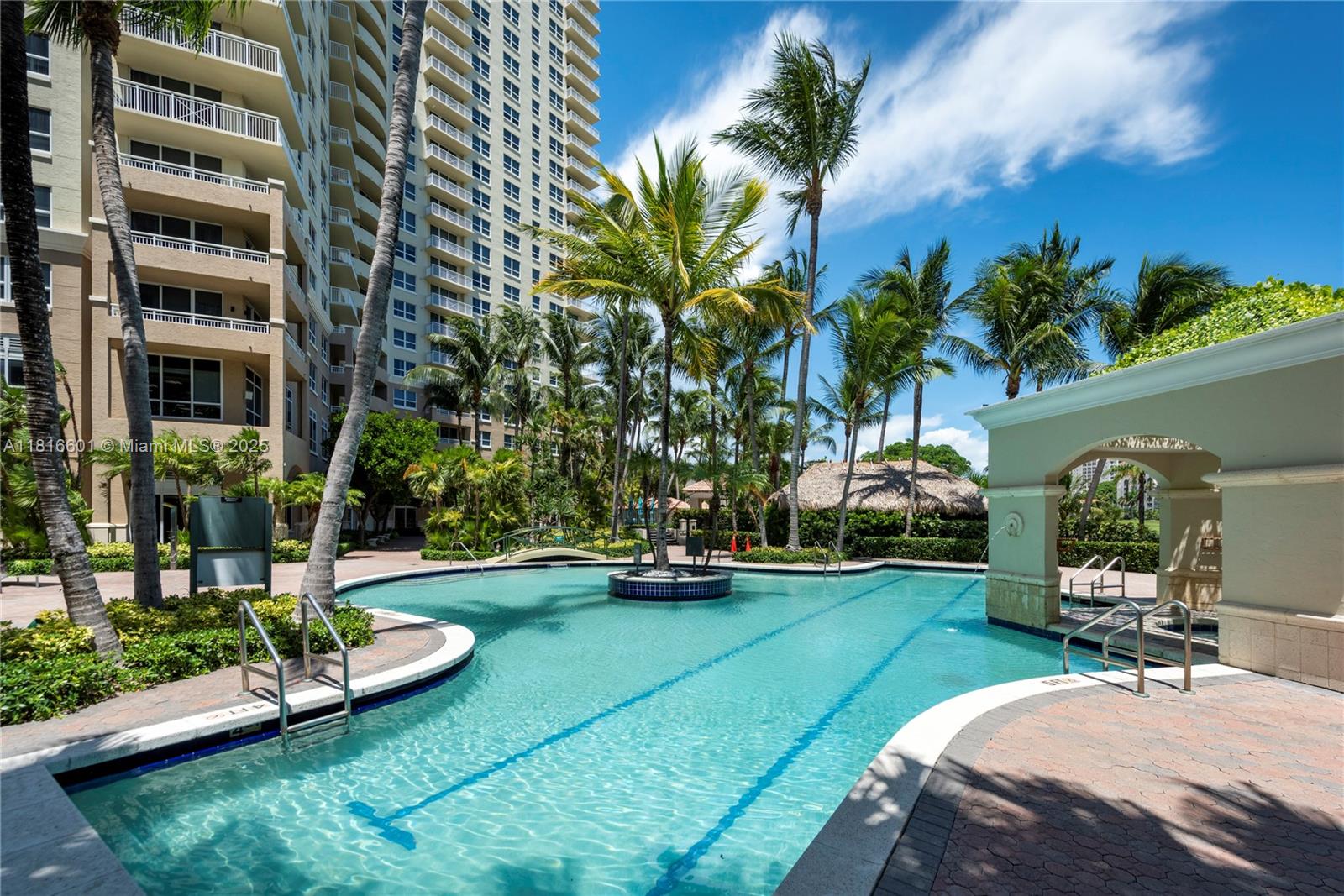 TURNBERRY ON THE GREEN CO - Residential Lease