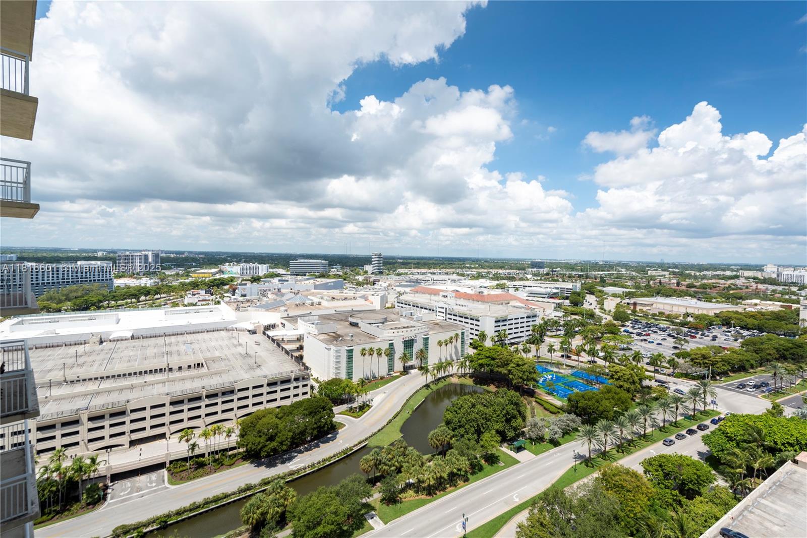 TURNBERRY ON THE GREEN CO - Residential Lease