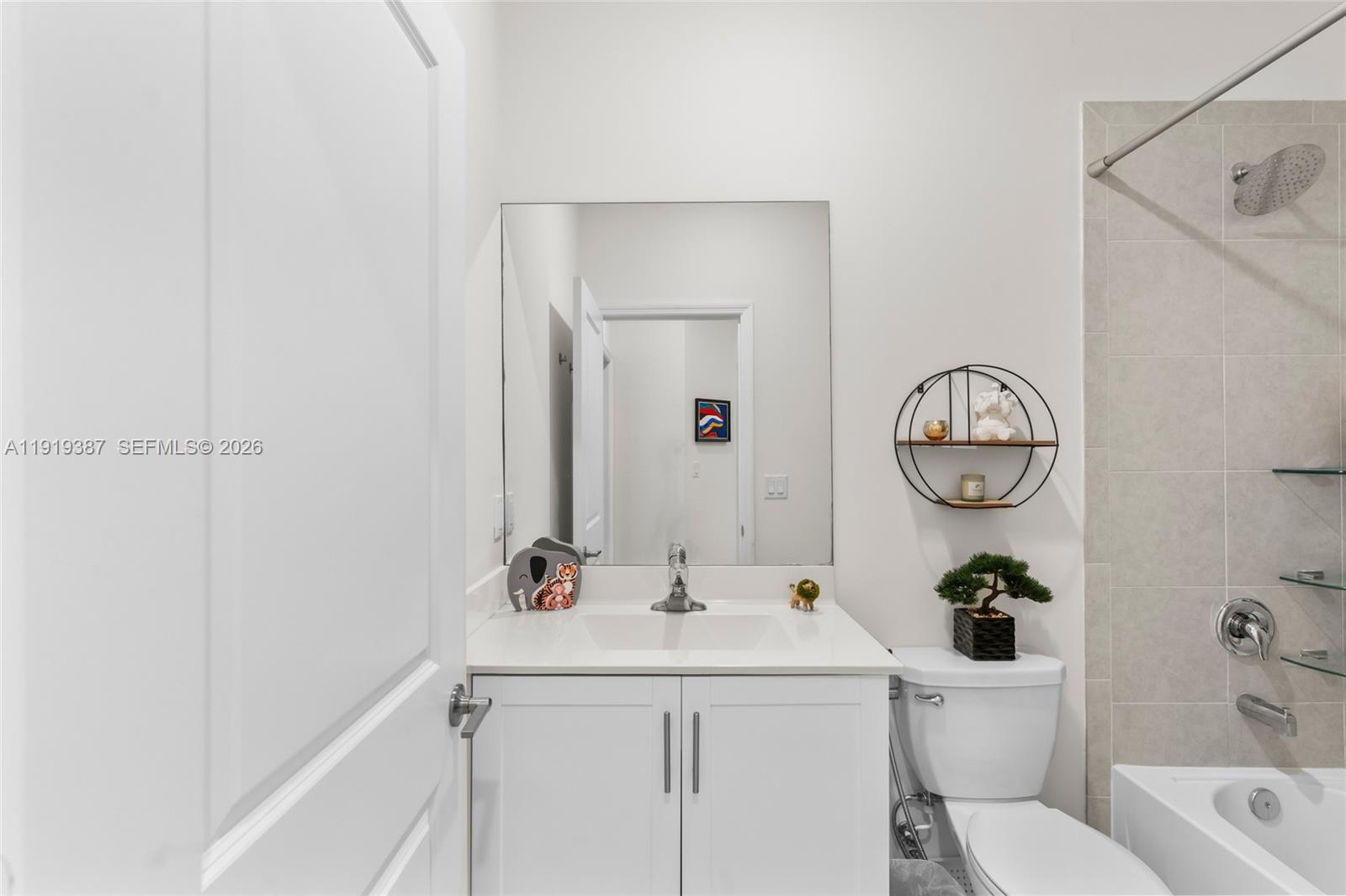 PINE ISLE - Residential