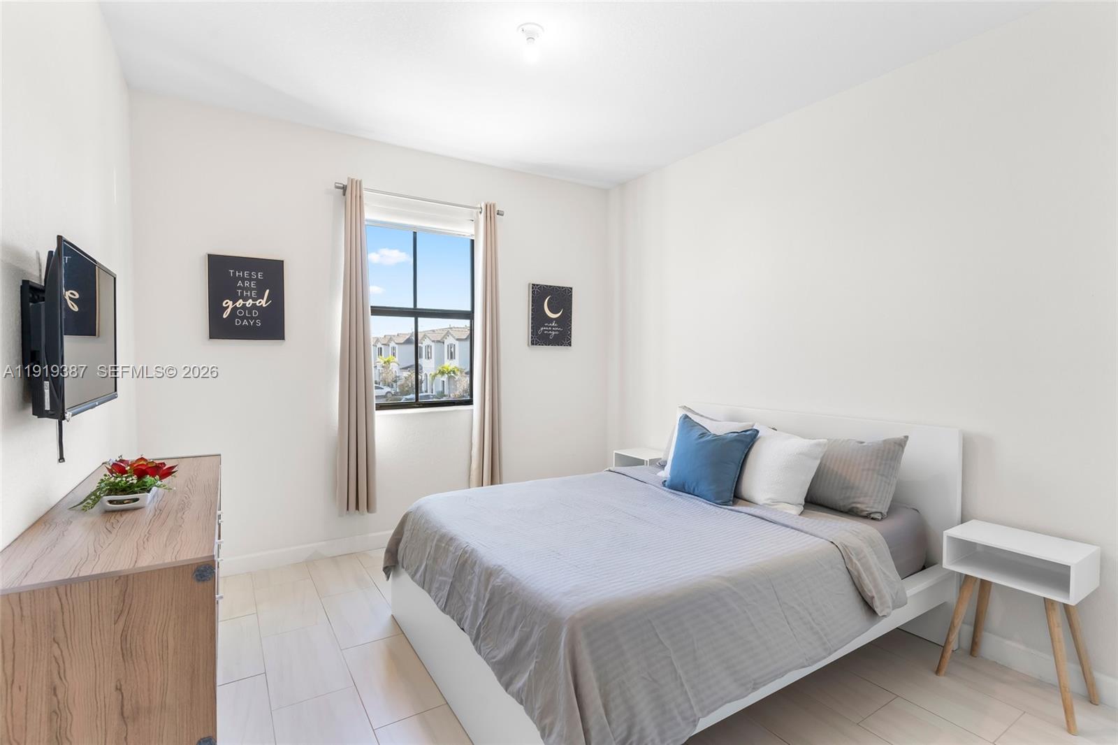 PINE ISLE - Residential