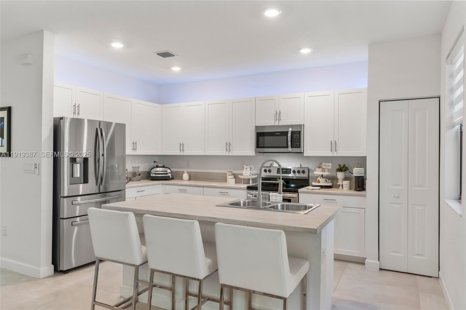 PINE ISLE - Residential