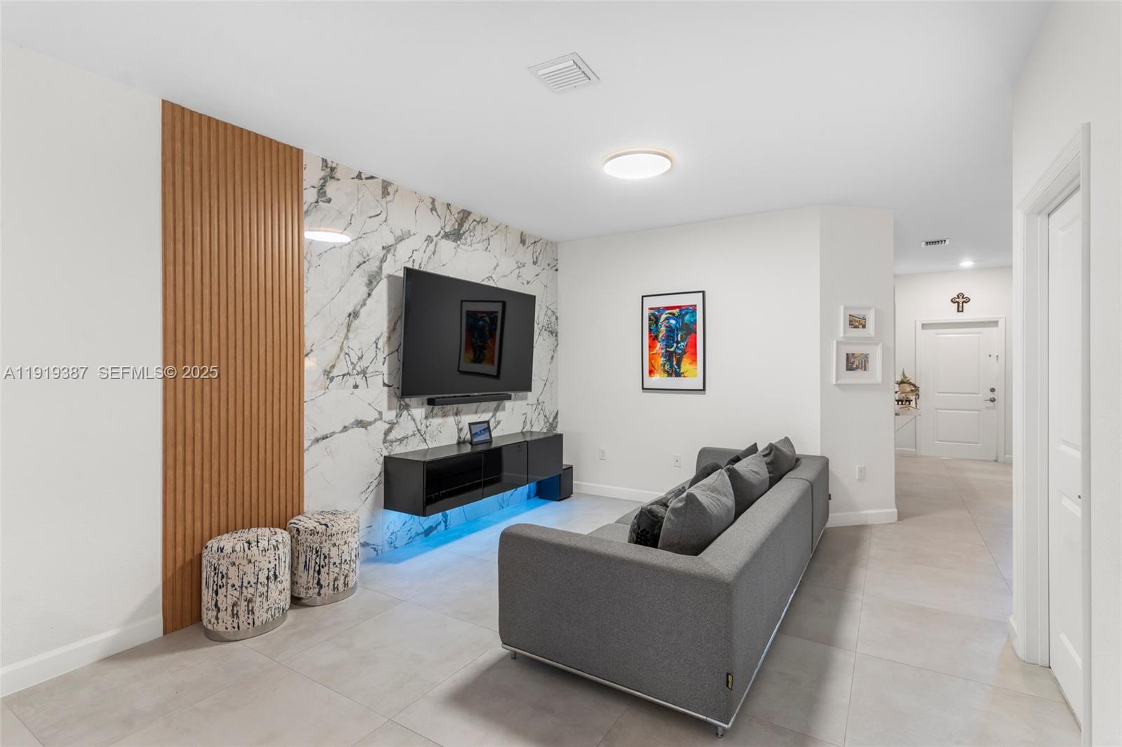 PINE ISLE - Residential