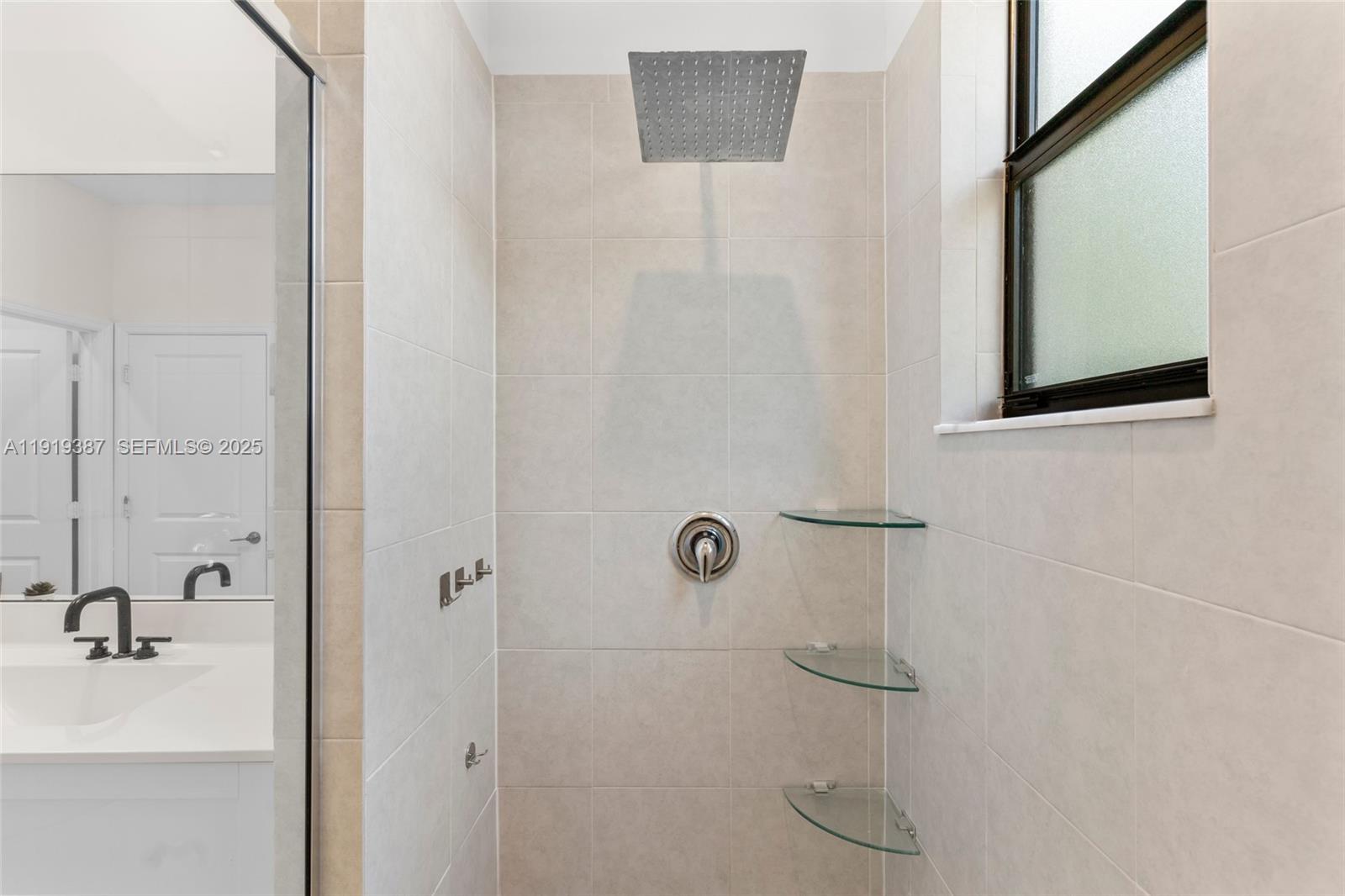 PINE ISLE - Residential