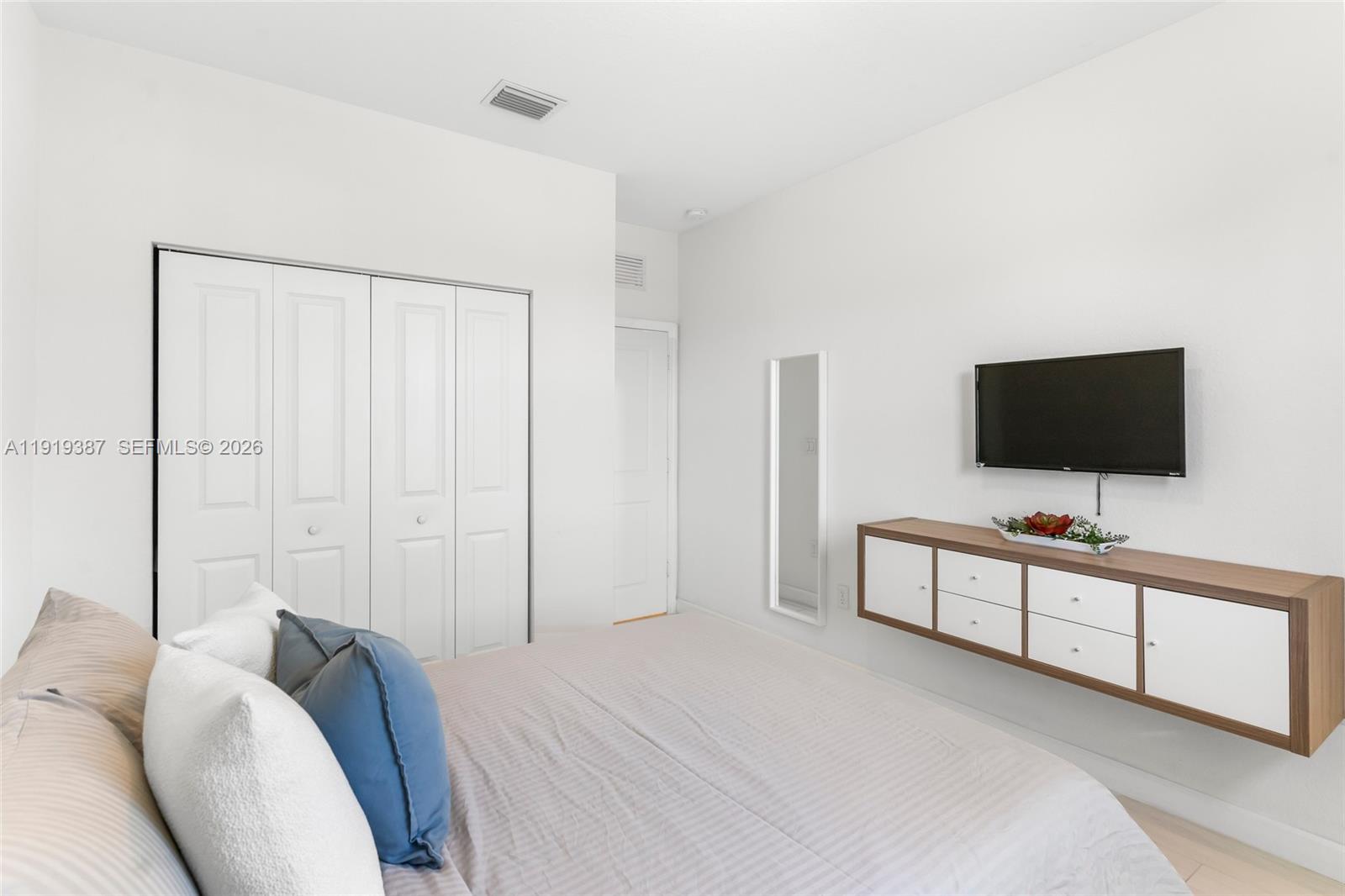 PINE ISLE - Residential