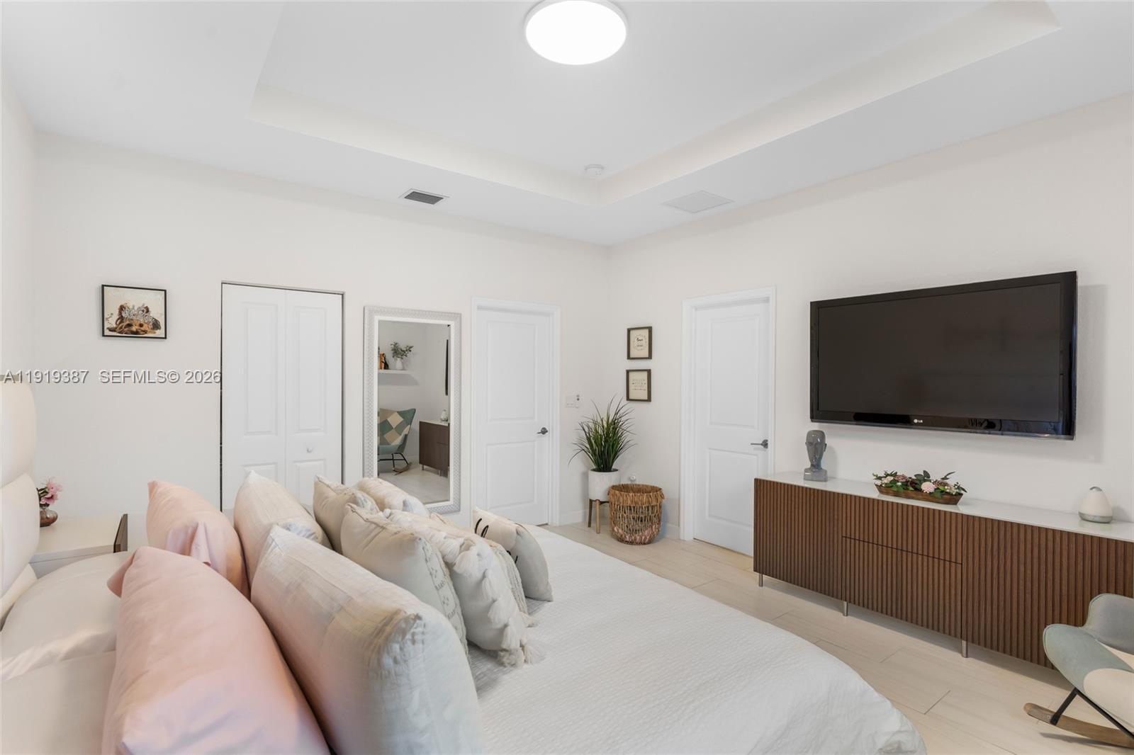 PINE ISLE - Residential