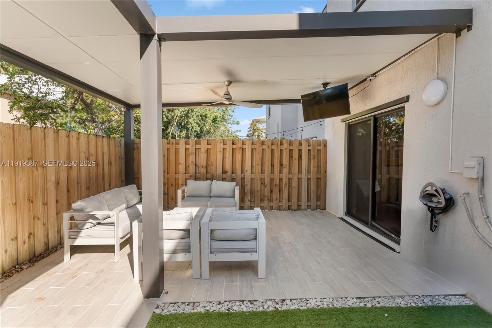 PINE ISLE - Residential