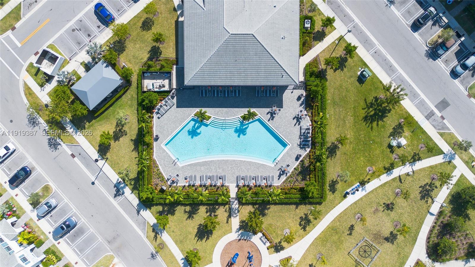 PINE ISLE - Residential