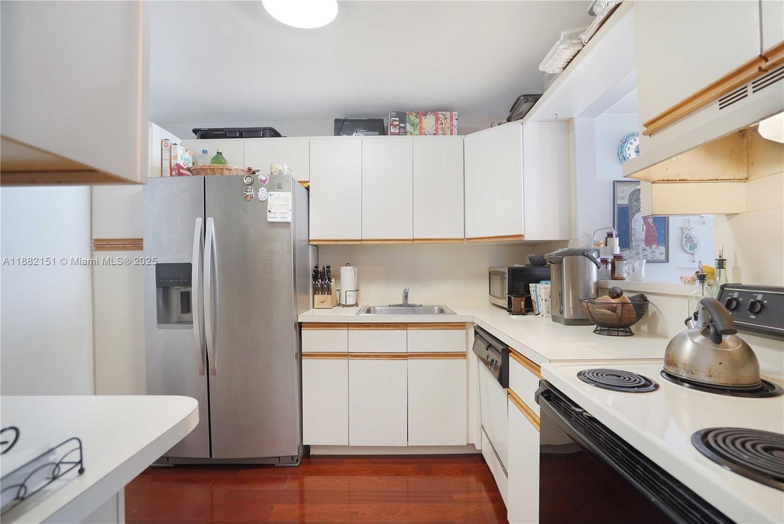 BAYVIEW TERR CONDO - Residential