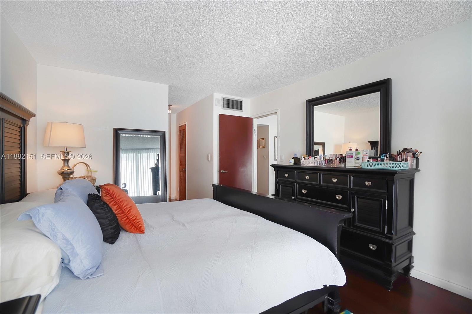 BAYVIEW TERR CONDO - Residential