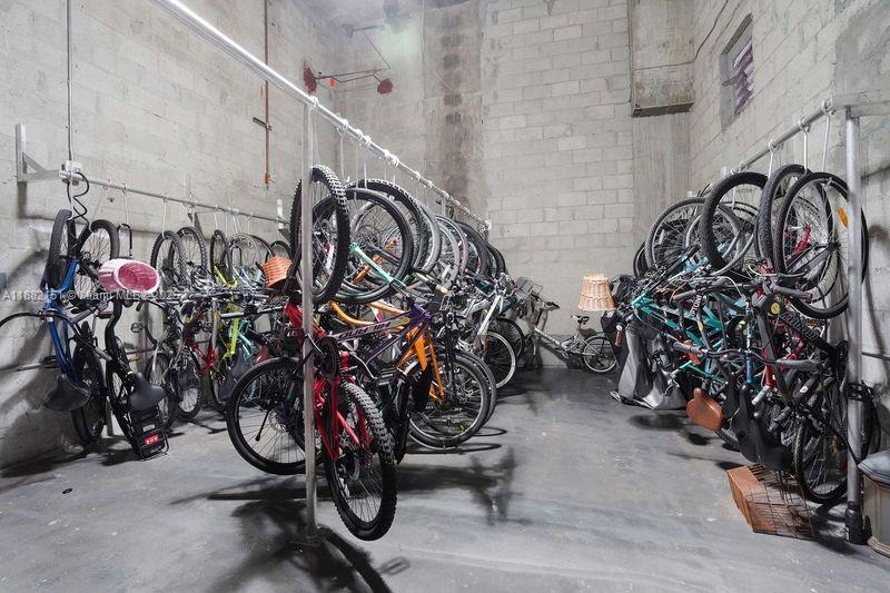 BAYVIEW TERR CONDO - Residential