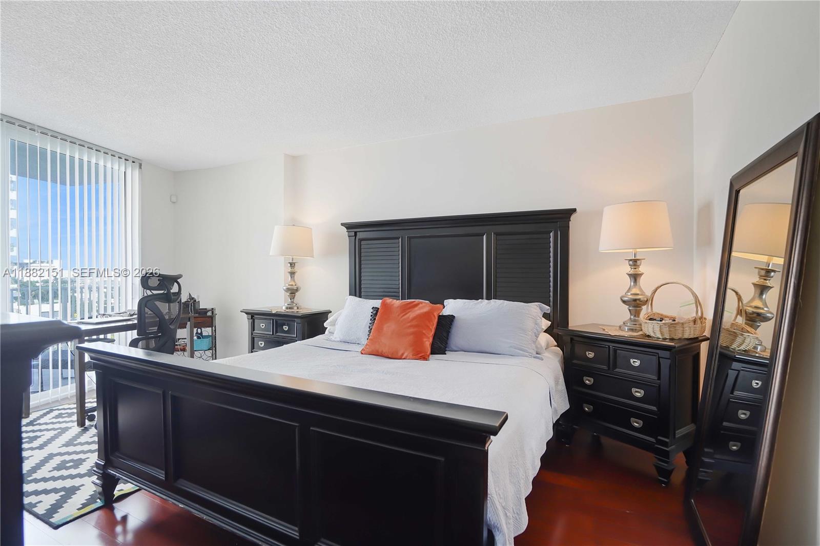 BAYVIEW TERR CONDO - Residential