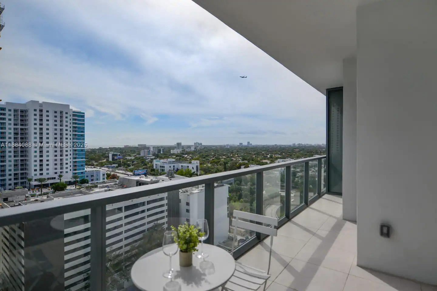 SMAERT BRICKELL CONDO - Residential
