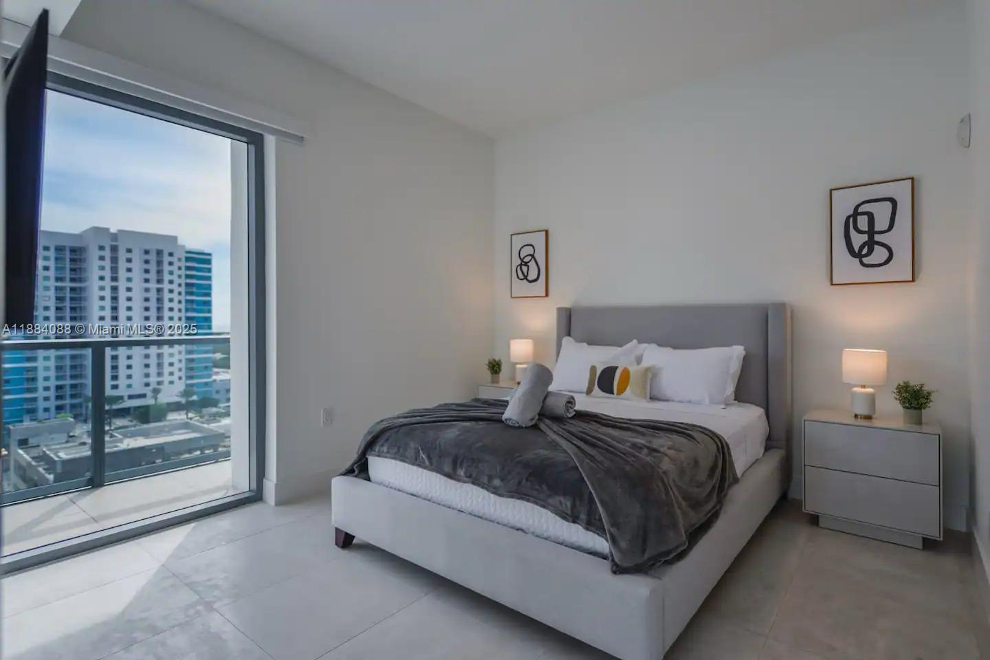 SMAERT BRICKELL CONDO - Residential