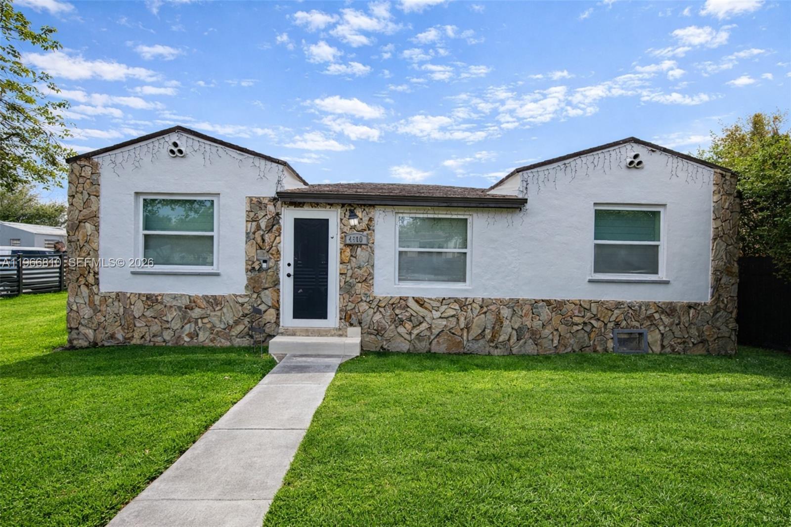 COLUMBIA PARK CORR PL - Residential