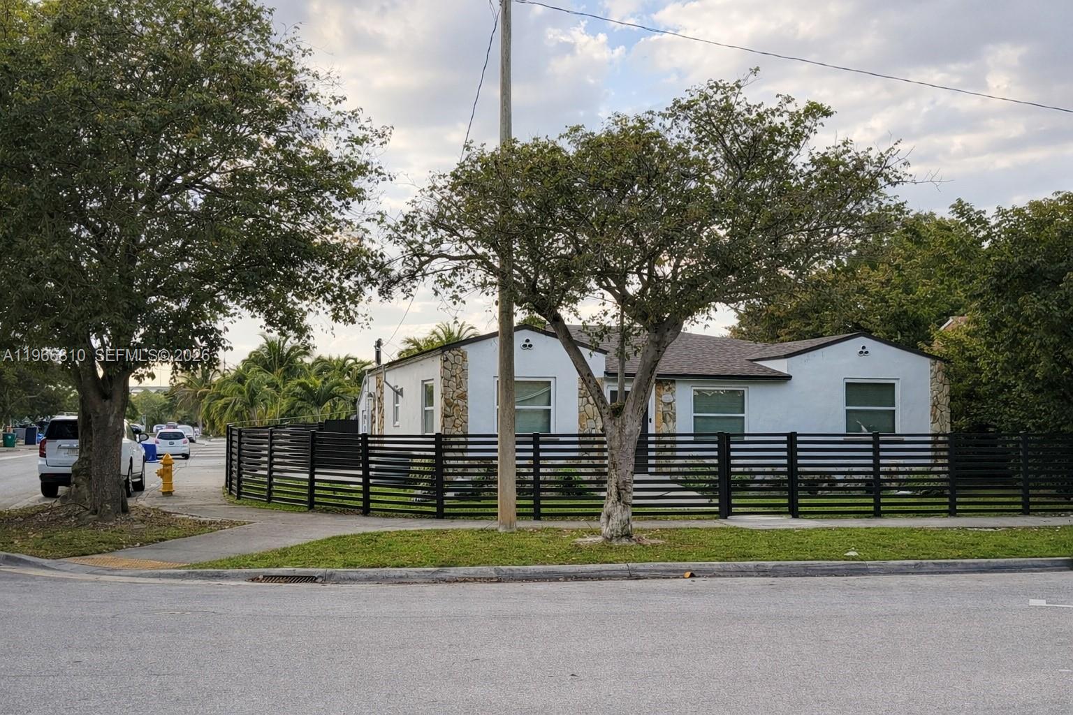 COLUMBIA PARK CORR PL - Residential