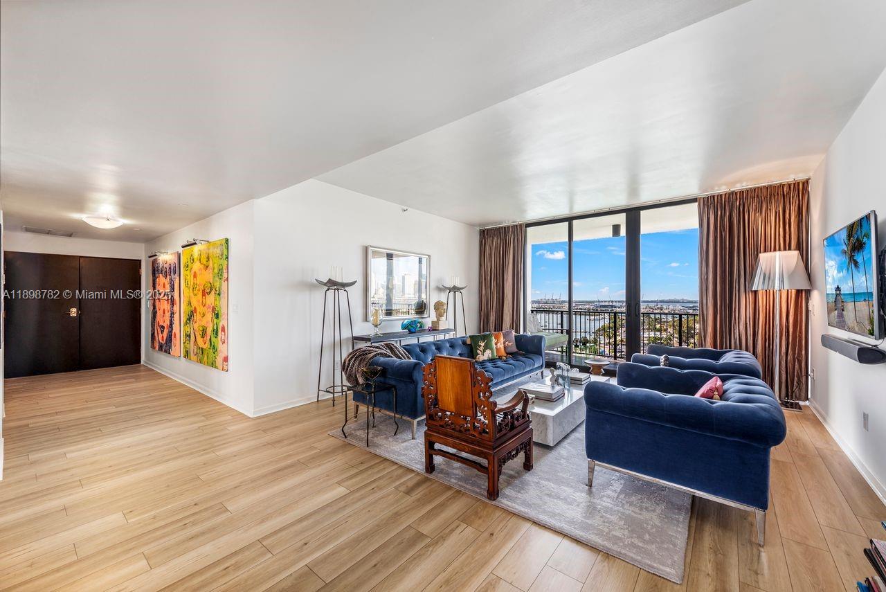 ONE THOUSAND VENETIAN WAY - Residential Lease