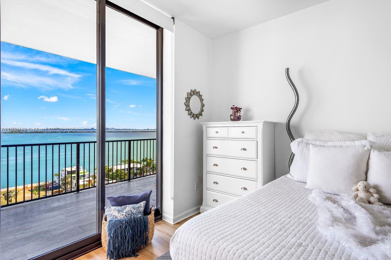 ONE THOUSAND VENETIAN WAY - Residential Lease