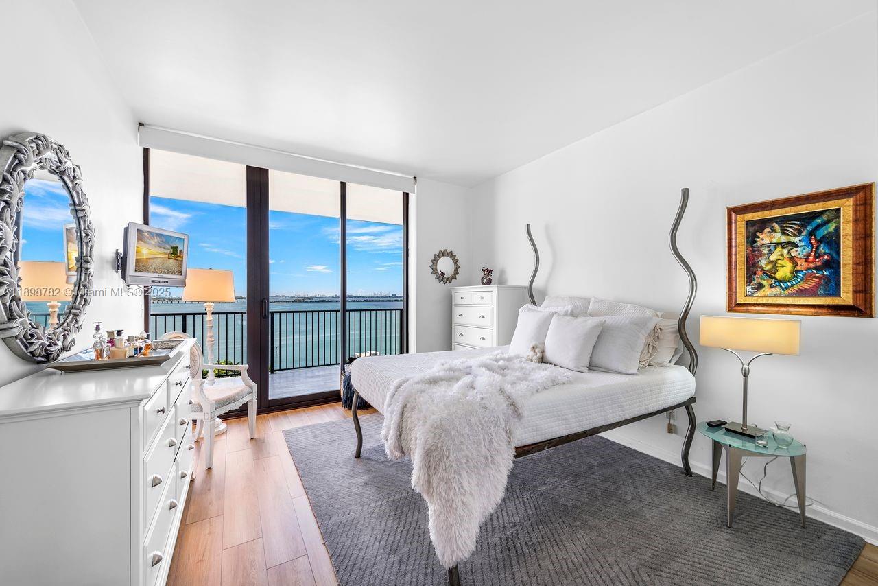 ONE THOUSAND VENETIAN WAY - Residential Lease