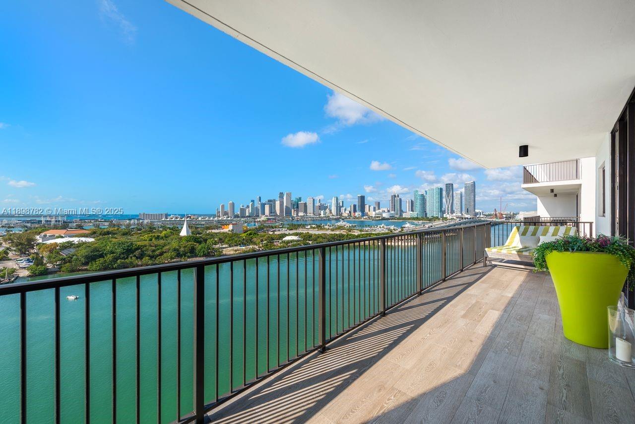 ONE THOUSAND VENETIAN WAY - Residential Lease