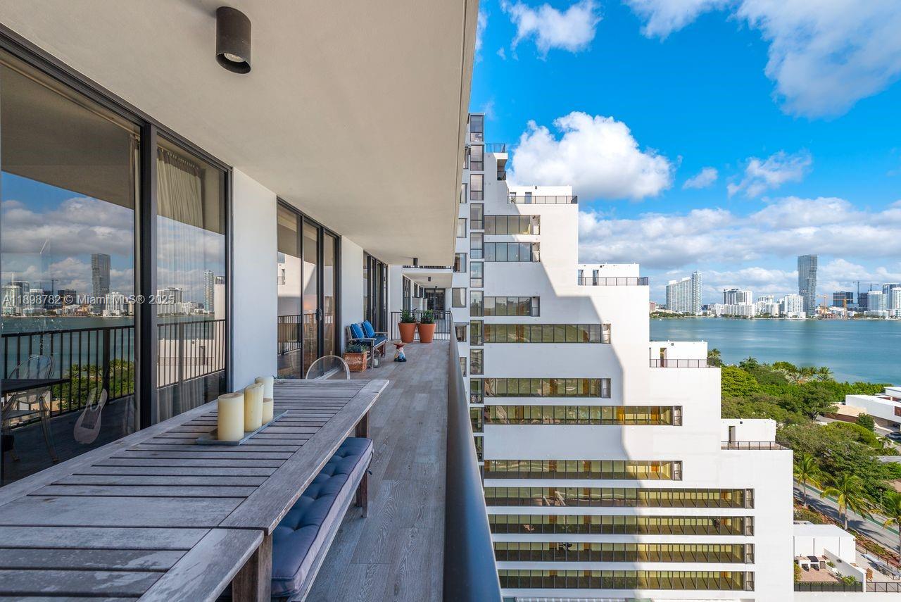 ONE THOUSAND VENETIAN WAY - Residential Lease