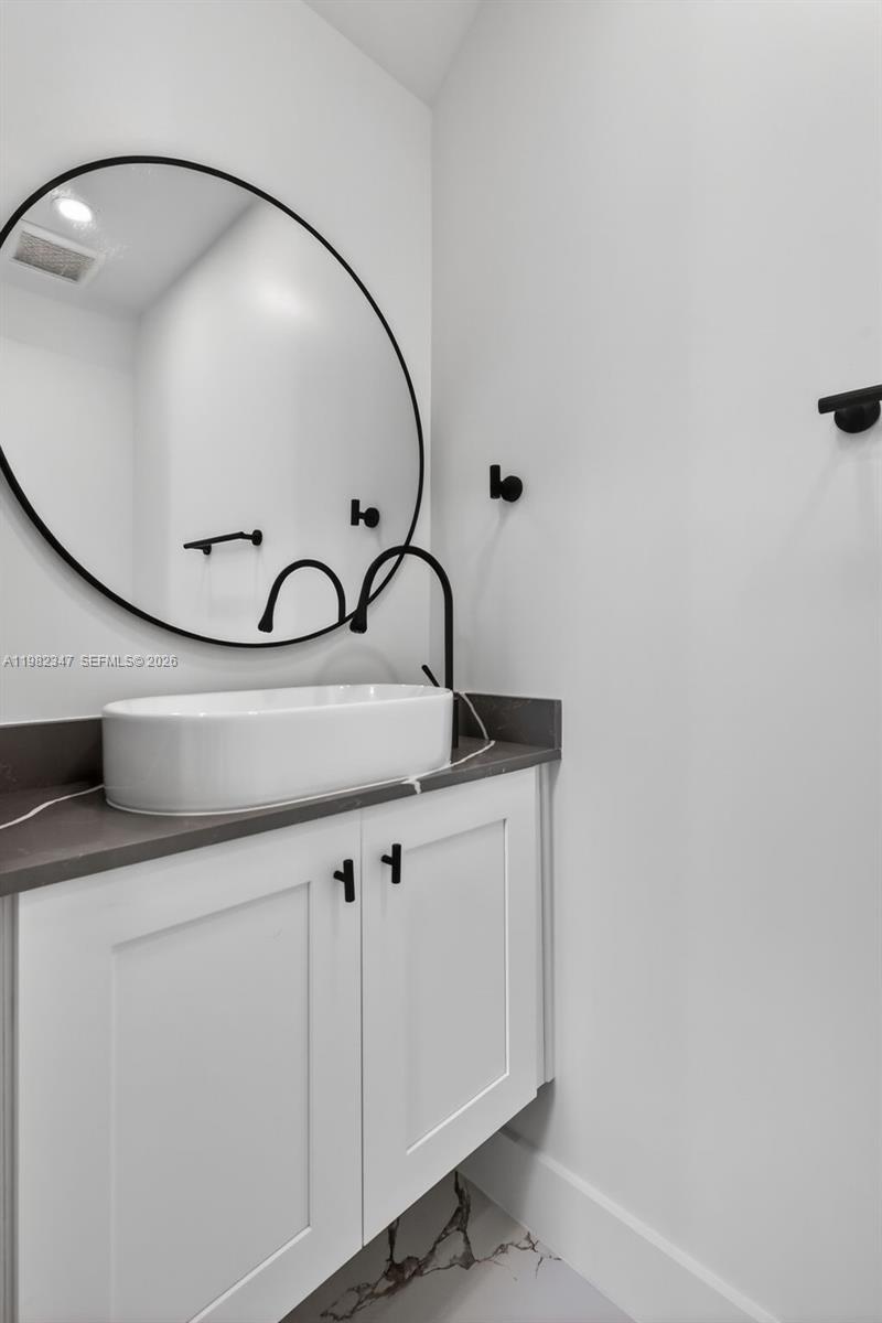 LAURAVILLE GARDENS - Residential