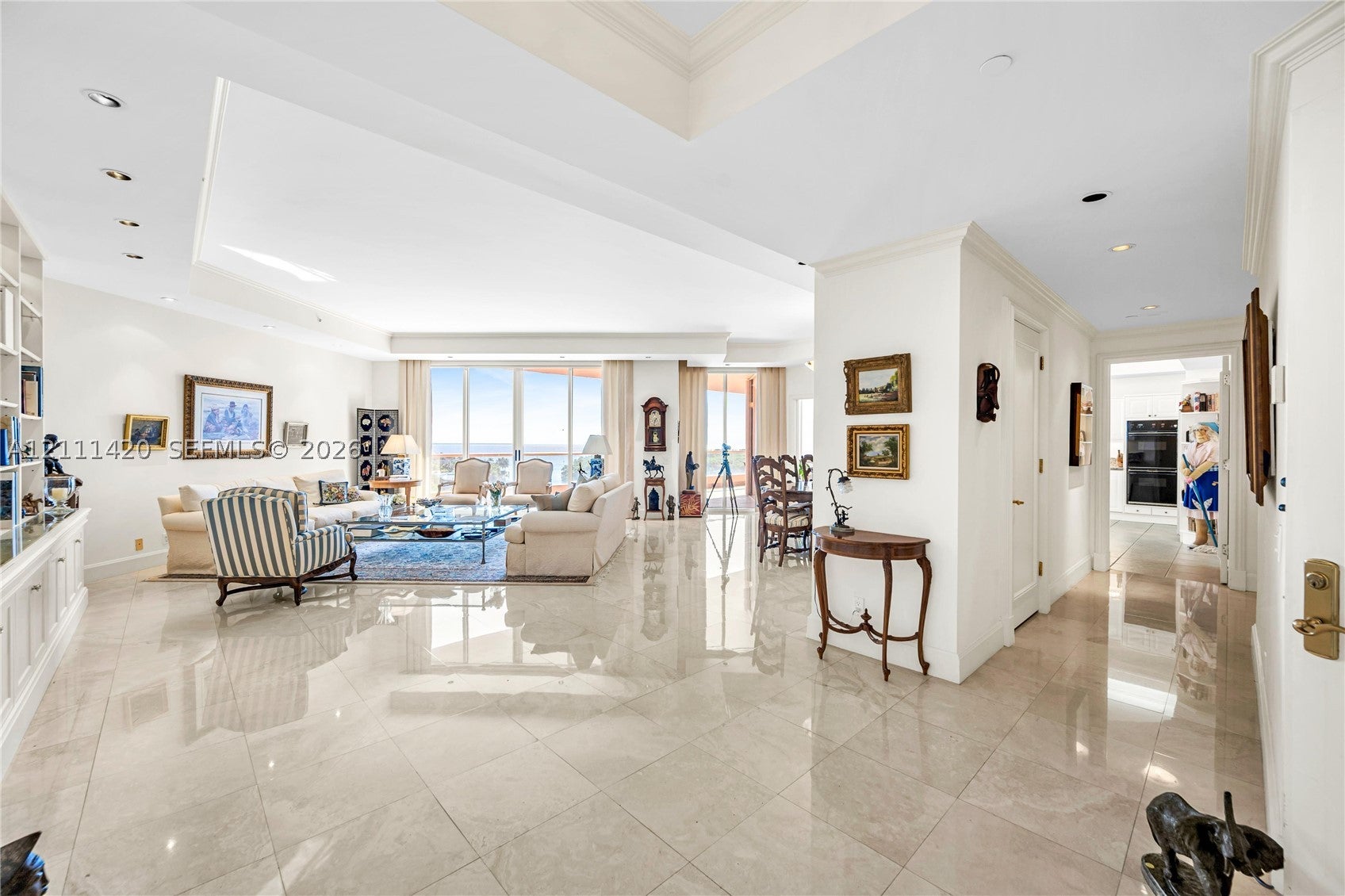 10 Edgewater Dr 10E