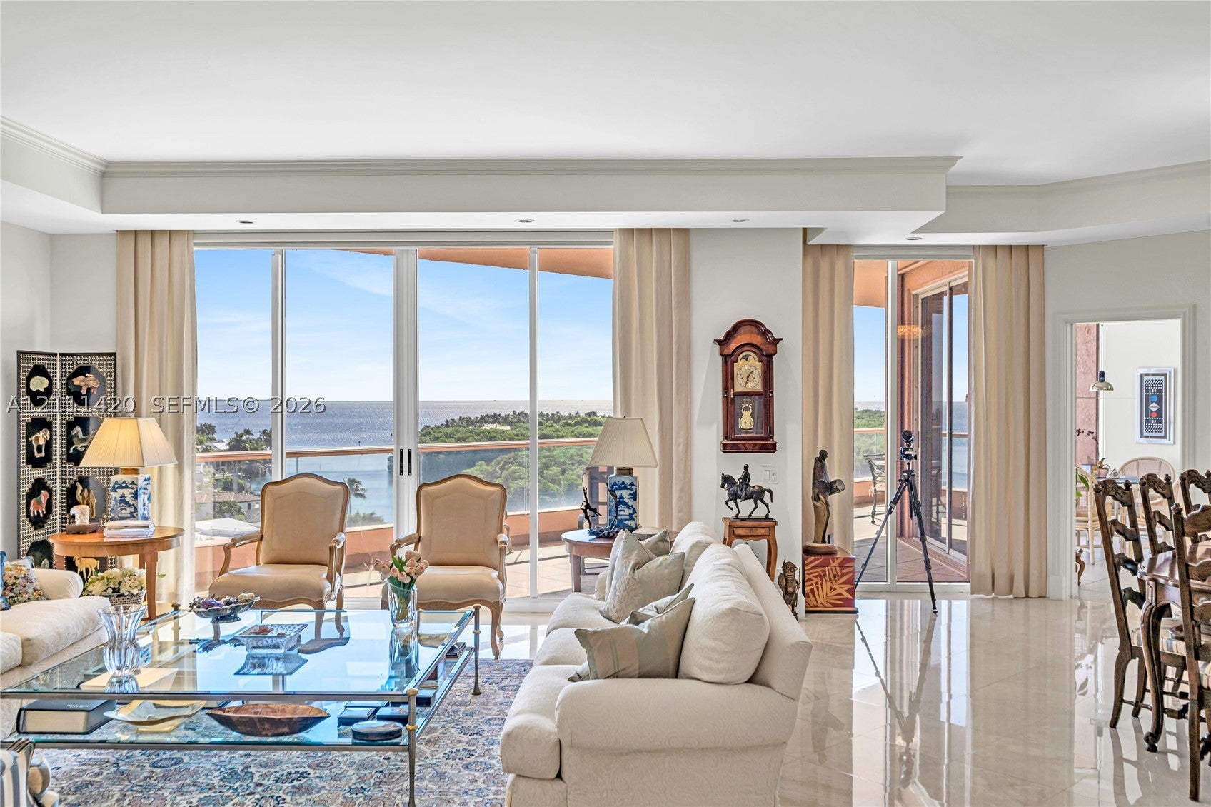 10 Edgewater Dr 10E