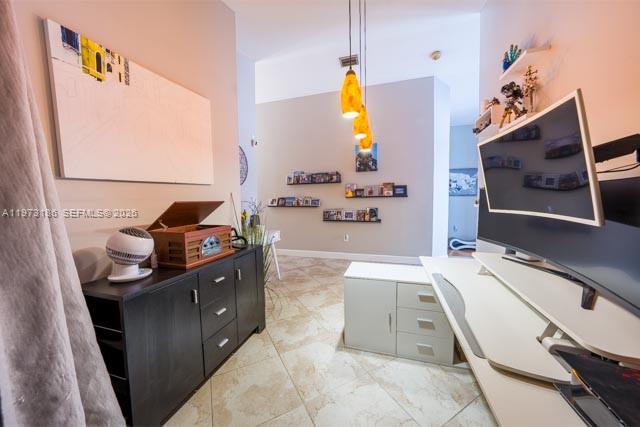 ROGER HOMES - Residential