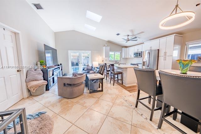 ROGER HOMES - Residential