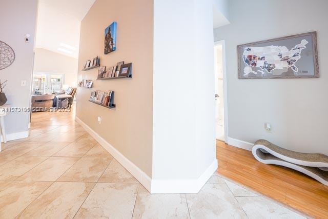 ROGER HOMES - Residential